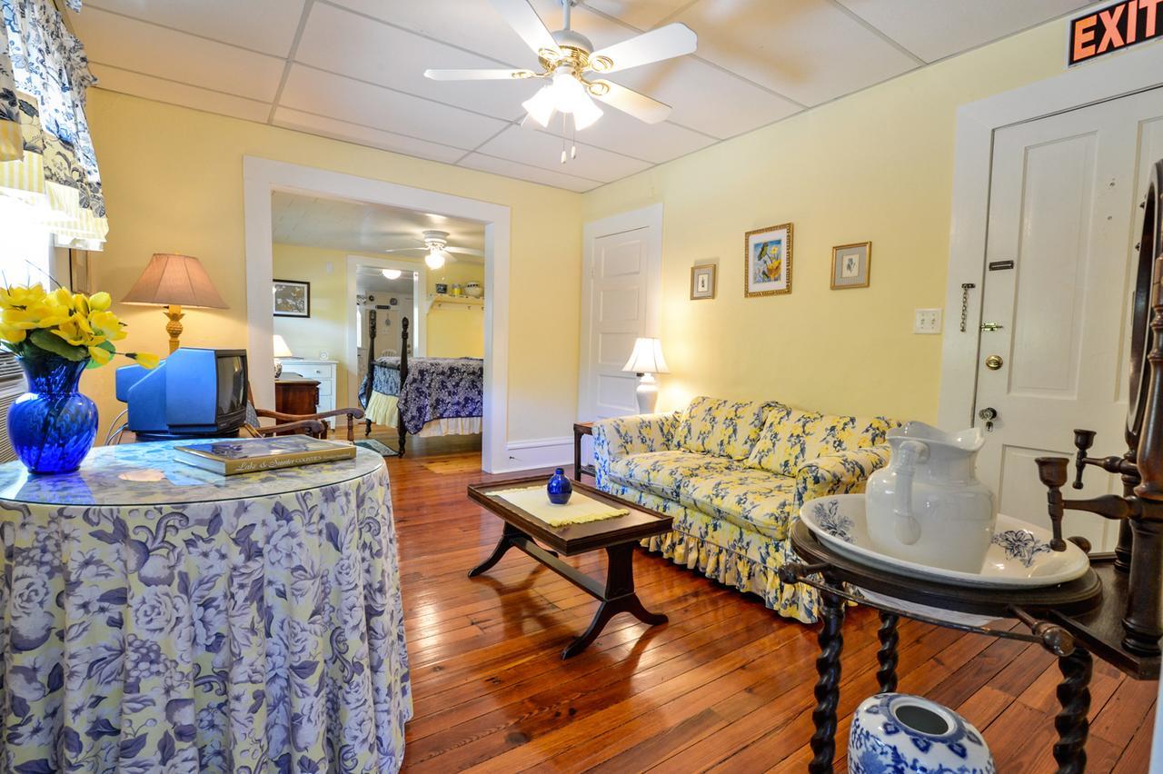 Farnsworth House Bed And Breakfast Маунт-Дора Экстерьер фото